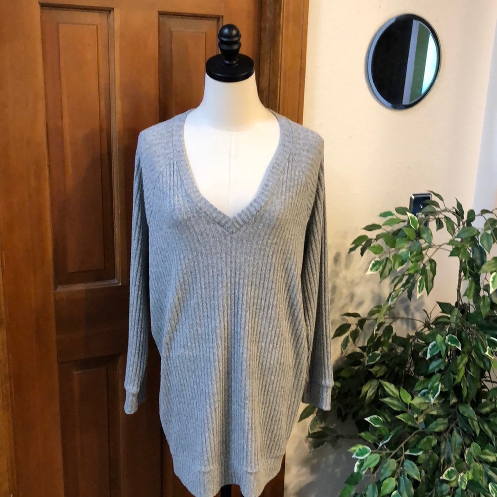 Wilfred Free sweater